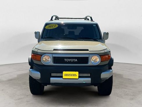 Used 2013 Toyota FJ Cruiser 4WD w/ Upgrade Pkg image 2