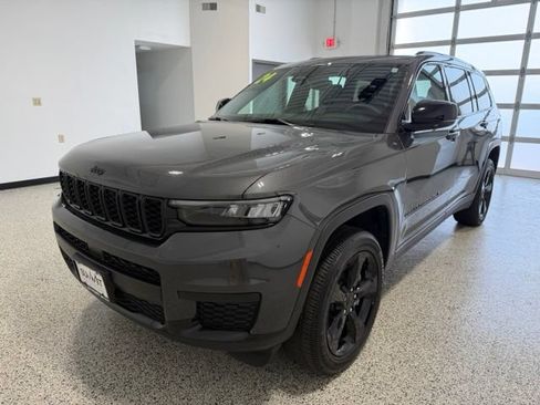 Used 2024 Jeep Grand Cherokee L Altitude AWD/4WD image 6