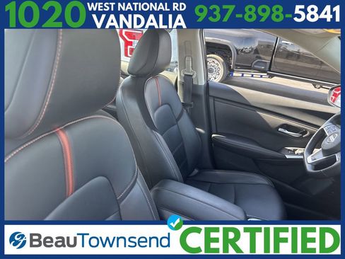 Used 2023 Nissan Sentra SR w/ SR Premium Package image 12