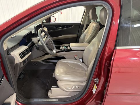 Used 2021 Lincoln Nautilus FWD w/ Equipment Group 101A image 10