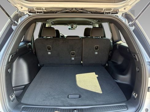 New 2025 Jeep Grand Cherokee Laredo image 22