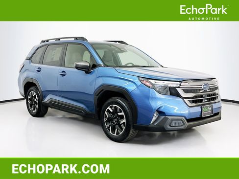 Used 2025 Subaru Forester Premium AWD/4WD image 1