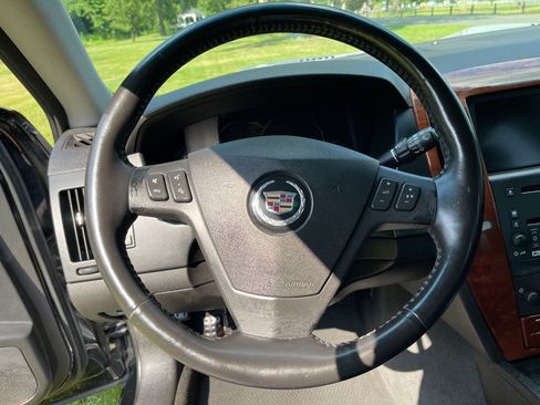 Used 2006 Cadillac STS V8 w/ Preferred Equipment Group RWD image 39