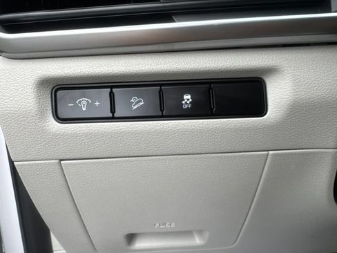 Used 2024 Kia Telluride S FWD image 18