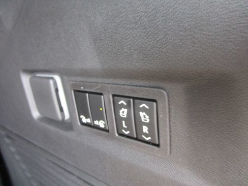 New 2026 GMC Yukon AT4 Ultimate AWD/4WD image 14