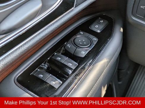Used 2024 Lincoln Navigator Premiere AWD/4WD image 24