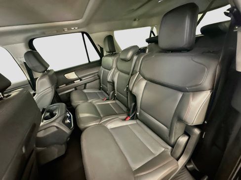 Used 2025 Ford Expedition Max Active AWD/4WD image 30