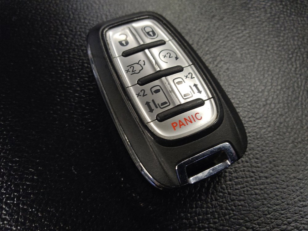 Used 2024 Chrysler Pacifica Touring-L FWD image 32