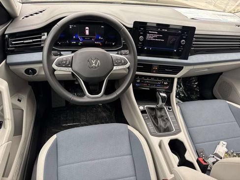 New 2026 Volkswagen Jetta SE FWD image 8