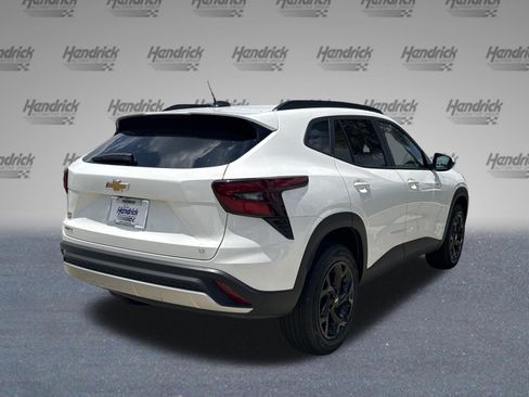Used 2025 Chevrolet Trax LT FWD image 9