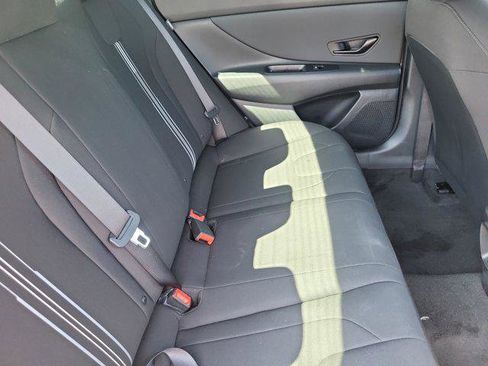 New 2025 Hyundai Elantra SEL image 18
