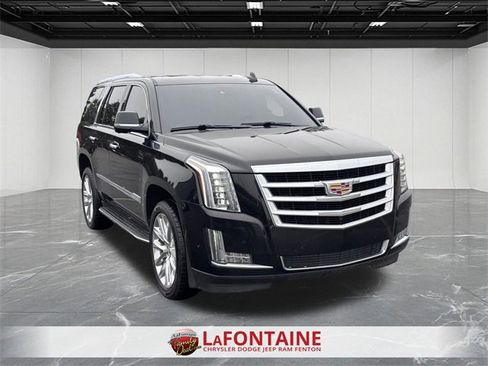 Used 2020 Cadillac Escalade Luxury image 7