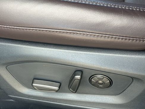 Used 2025 Ford Explorer Platinum image 24