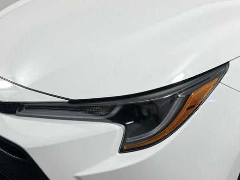 Used 2025 Toyota Corolla LE image 11