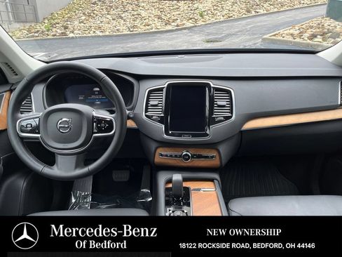 Used 2024 Volvo XC90 B5 Plus AWD/4WD image 21