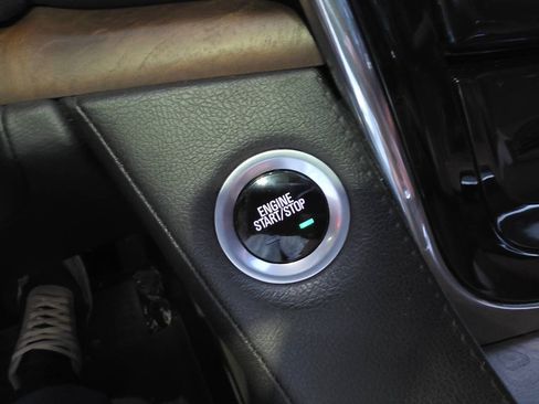 Used 2015 Cadillac Escalade Premium AWD/4WD image 32