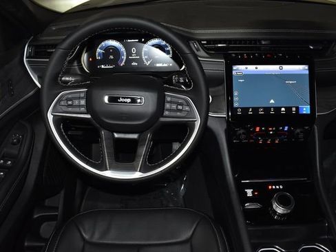 New 2025 Jeep Grand Cherokee L Limited w/ Luxury Tech Group II image 14