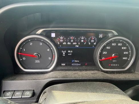 Used 2022 Chevrolet Silverado 3500 High Country AWD/4WD image 9