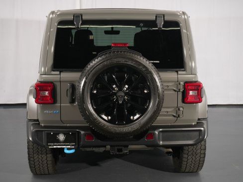 Used 2022 Jeep Wrangler Unlimited Sahara w/ Cold Weather Group AWD/4WD image 13