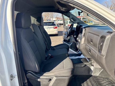 Used 2022 GMC Sierra 1500 Pro w/ Sierra Value Package AWD/4WD image 9