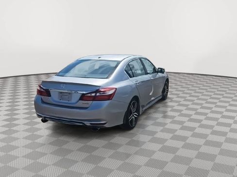 Used 2016 Honda Accord Touring image 8