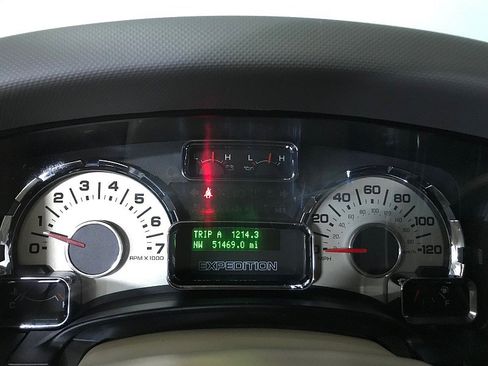 Used 2013 Ford Expedition XLT RWD image 22