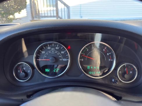 Used 2015 Jeep Wrangler Sport image 22