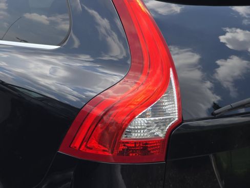Used 2012 Volvo XC60 3.2 AWD/4WD image 6