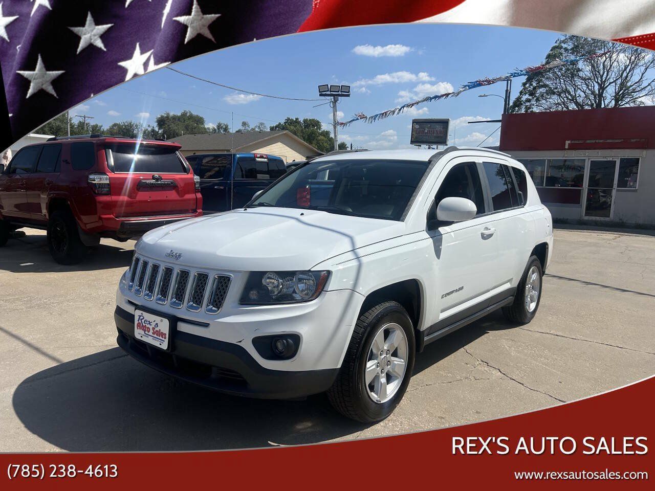 Used 2017 Jeep Compass Latitude FWD image 1
