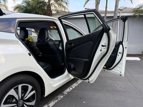 Used 2018 Toyota Prius Prime Premium w/ Carpet Mat Package FWD image 24