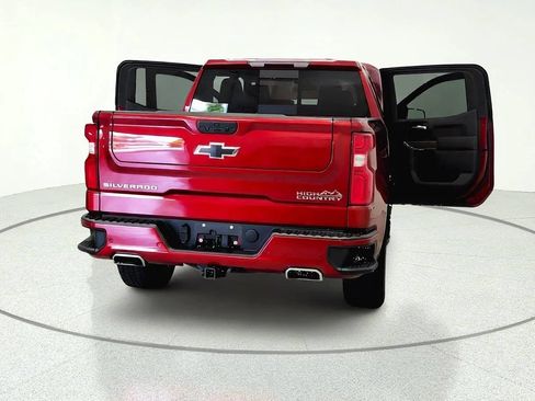 Used 2022 Chevrolet Silverado 1500 High Country w/ Z71 Off-Road Package AWD/4WD image 11