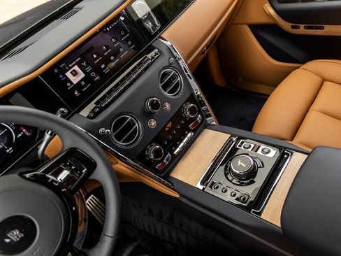 New 2026 Rolls-Royce Cullinan AWD/4WD image 42