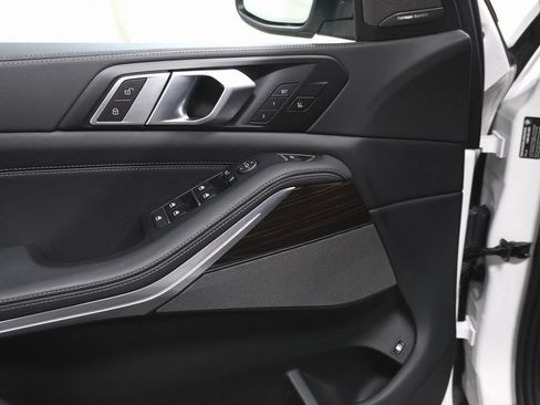 Used 2024 BMW X5 xDrive50e image 20