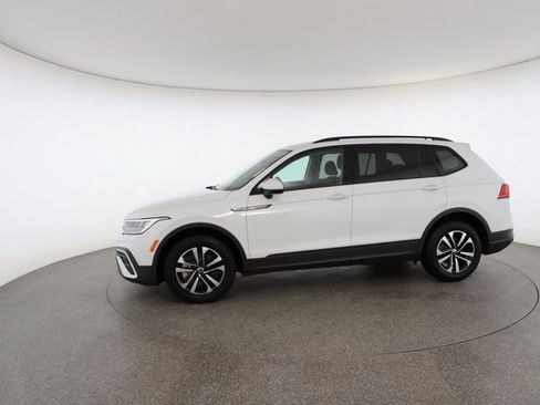 Used 2021 Volkswagen Tiguan SE R-Line image 5