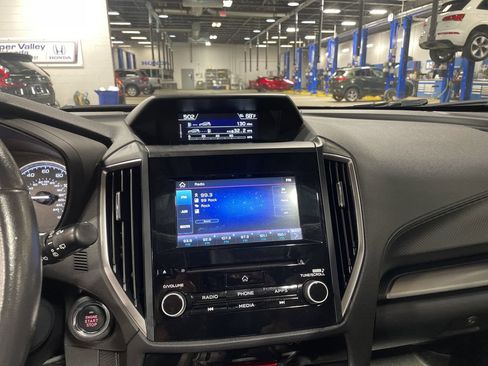 Used 2021 Subaru Forester Premium AWD/4WD image 43