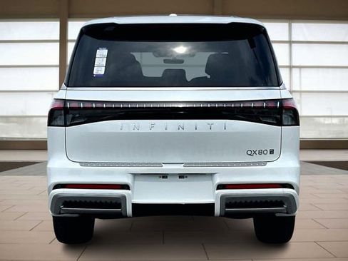 New 2026 INFINITI QX80 Luxe image 4