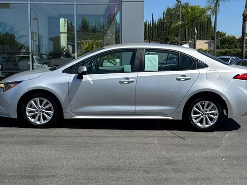 Used 2025 Toyota Corolla LE w/ LE Premium Package FWD image 9