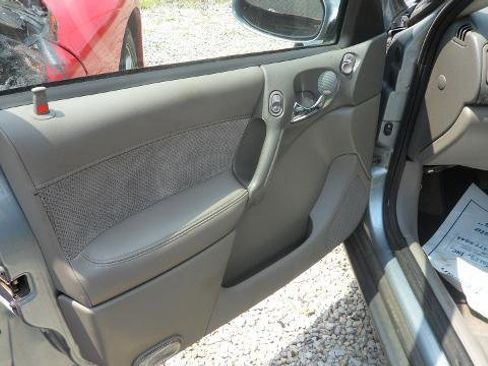 Used 2002 Saturn L-Series L300 w/ Audio Pkg 1 image 12