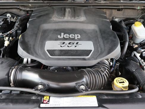 Used 2012 Jeep Wrangler Unlimited Sport image 37