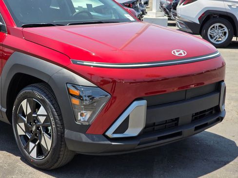 New 2025 Hyundai Kona SEL image 3