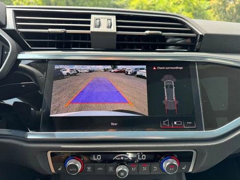 Certified 2025 Audi Q3 2.0T Premium image 23
