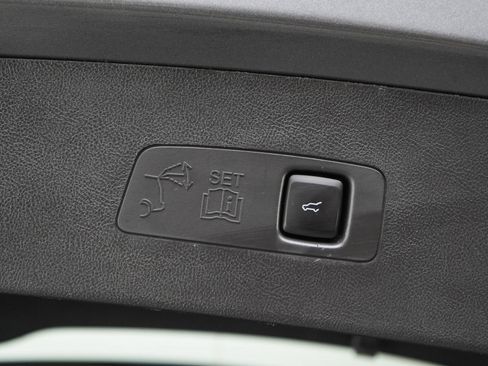 Used 2025 Lincoln Corsair AWD w/ Equipment Group 101A image 17