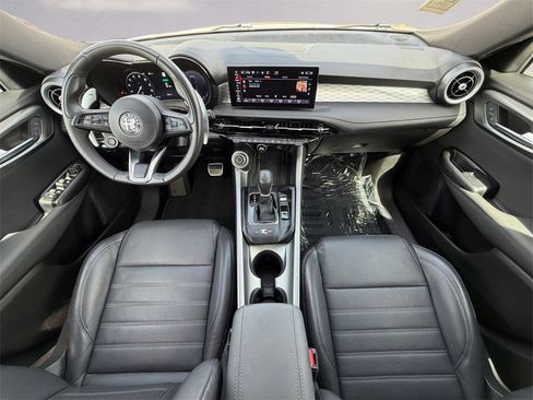 Used 2024 Alfa Romeo Tonale Ti w/ Premium Interior Package image 12