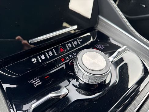 Used 2024 Jeep Wagoneer Series III image 18