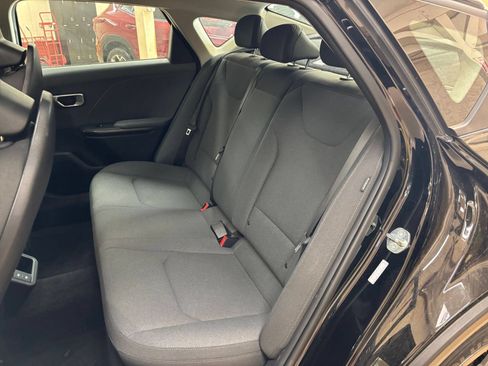 Used 2025 Kia K4 FWD image 37