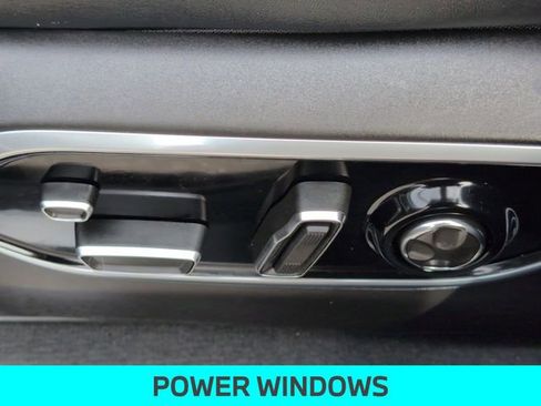 Used 2025 Jeep Grand Cherokee L Overland w/ Luxury Tech Group IV AWD/4WD image 16