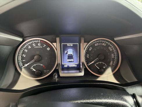 Used 2021 Toyota Tacoma SR5 w/ Technology Package AWD/4WD image 16