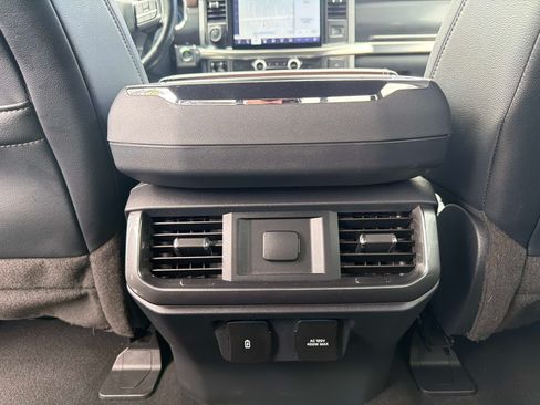 Used 2023 Ford F150 Lariat AWD/4WD image 35