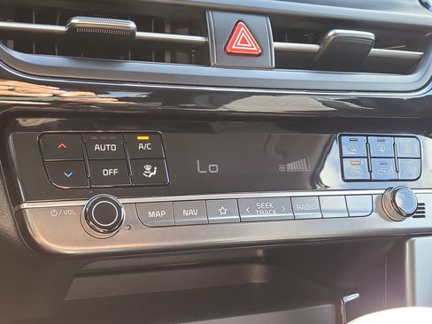 Used 2025 Kia Seltos S FWD image 24