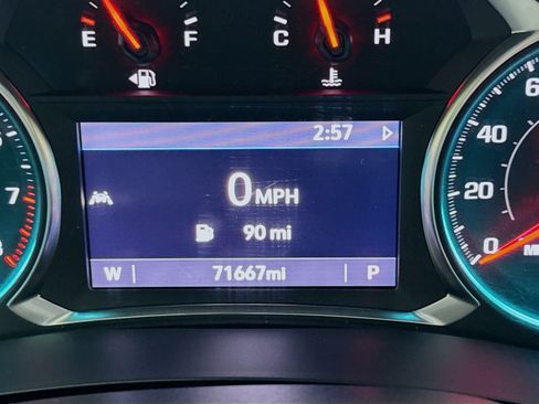 Used 2023 Chevrolet Traverse LT AWD/4WD image 8